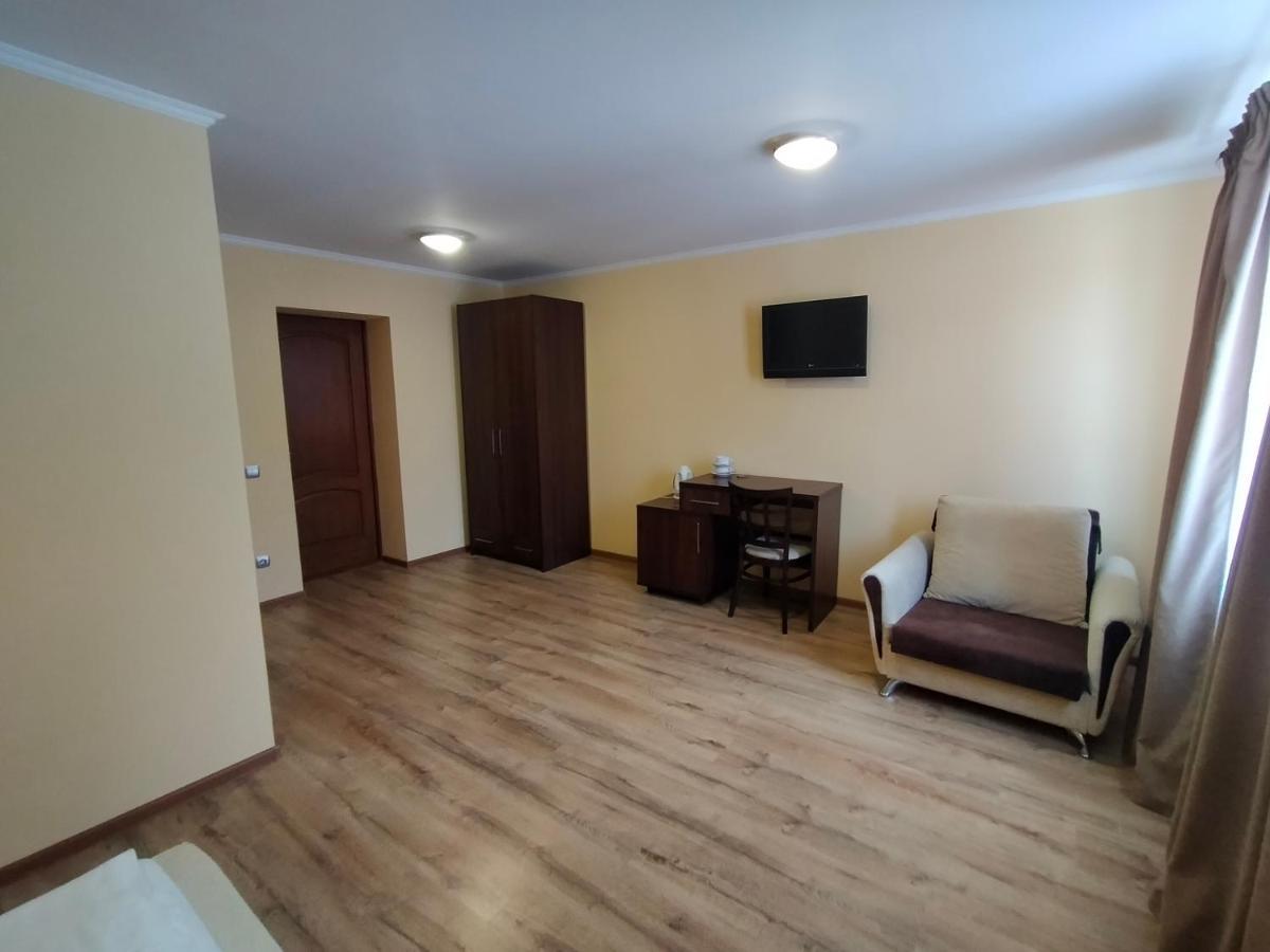 Латориця Hotel Suskovo Exterior foto